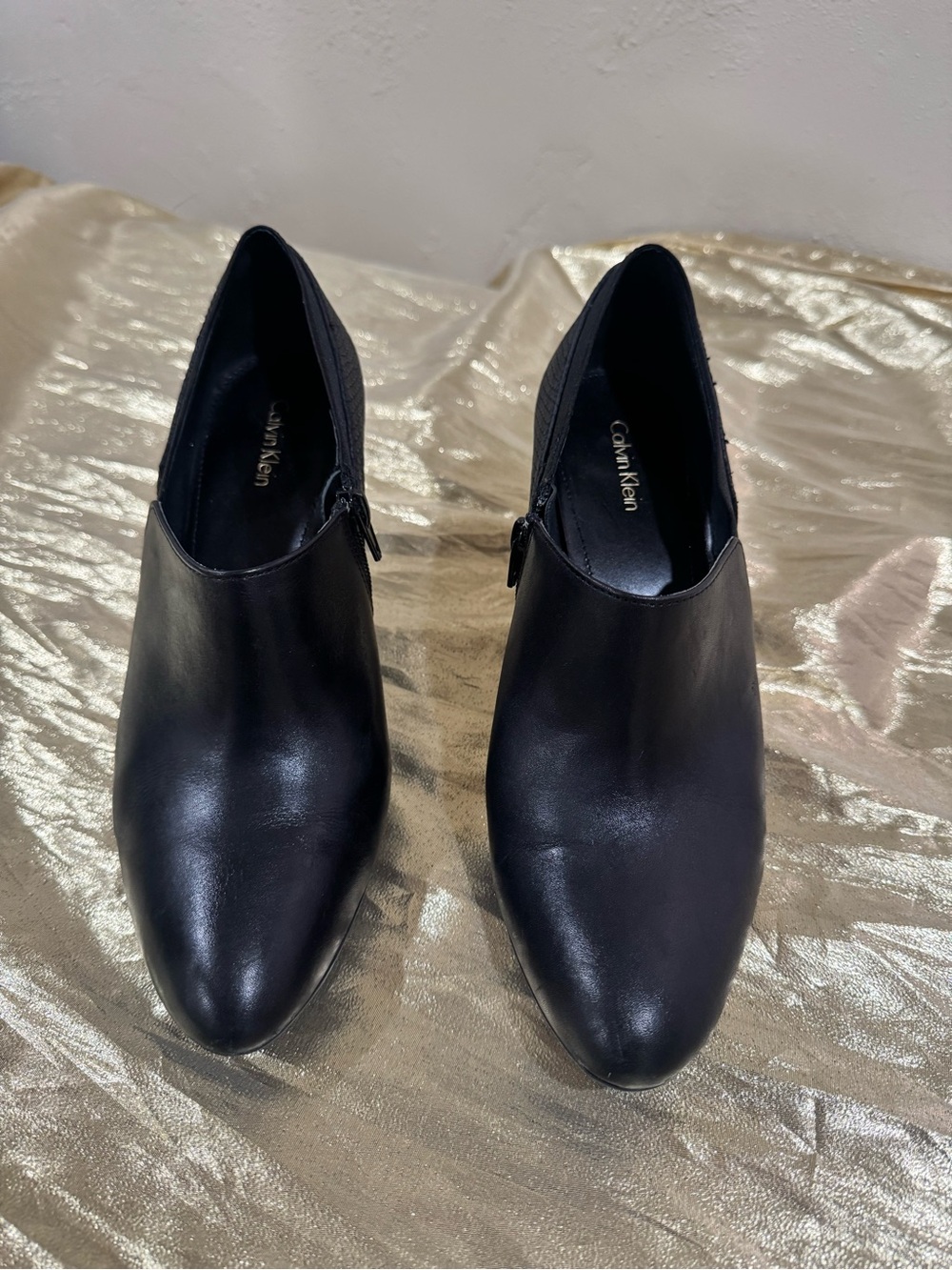 Calvin Klein Black Leather Ankle Booties US 9.5 excellent condition